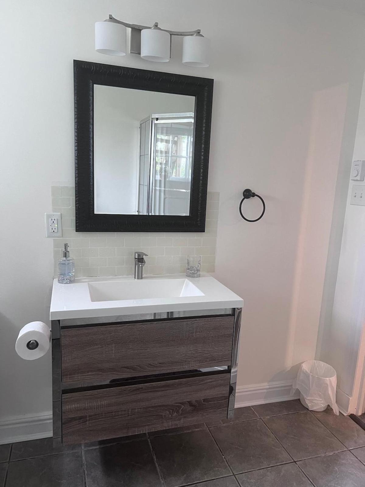 Central Halifax One Bedroom Apartment In Clayton Park Exterior photo